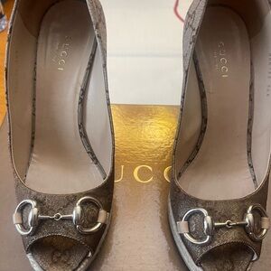 Gucci Women's Monogram Horsebit Brown Open-Toe Espadrille Wedges Gold Hardware.